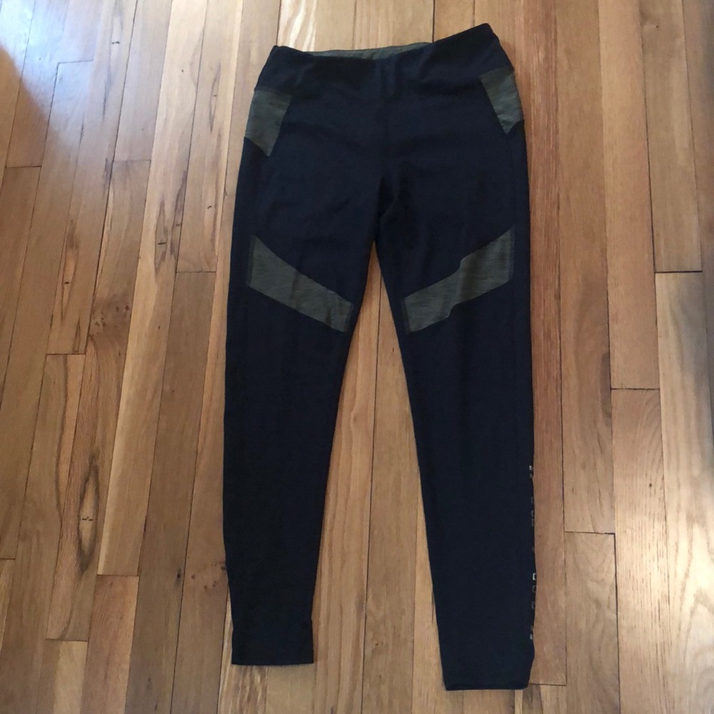 Black Abercrombie workout leggings